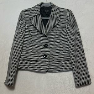 Kasper Women’s Three Large Button Closure Blazer Size 4P